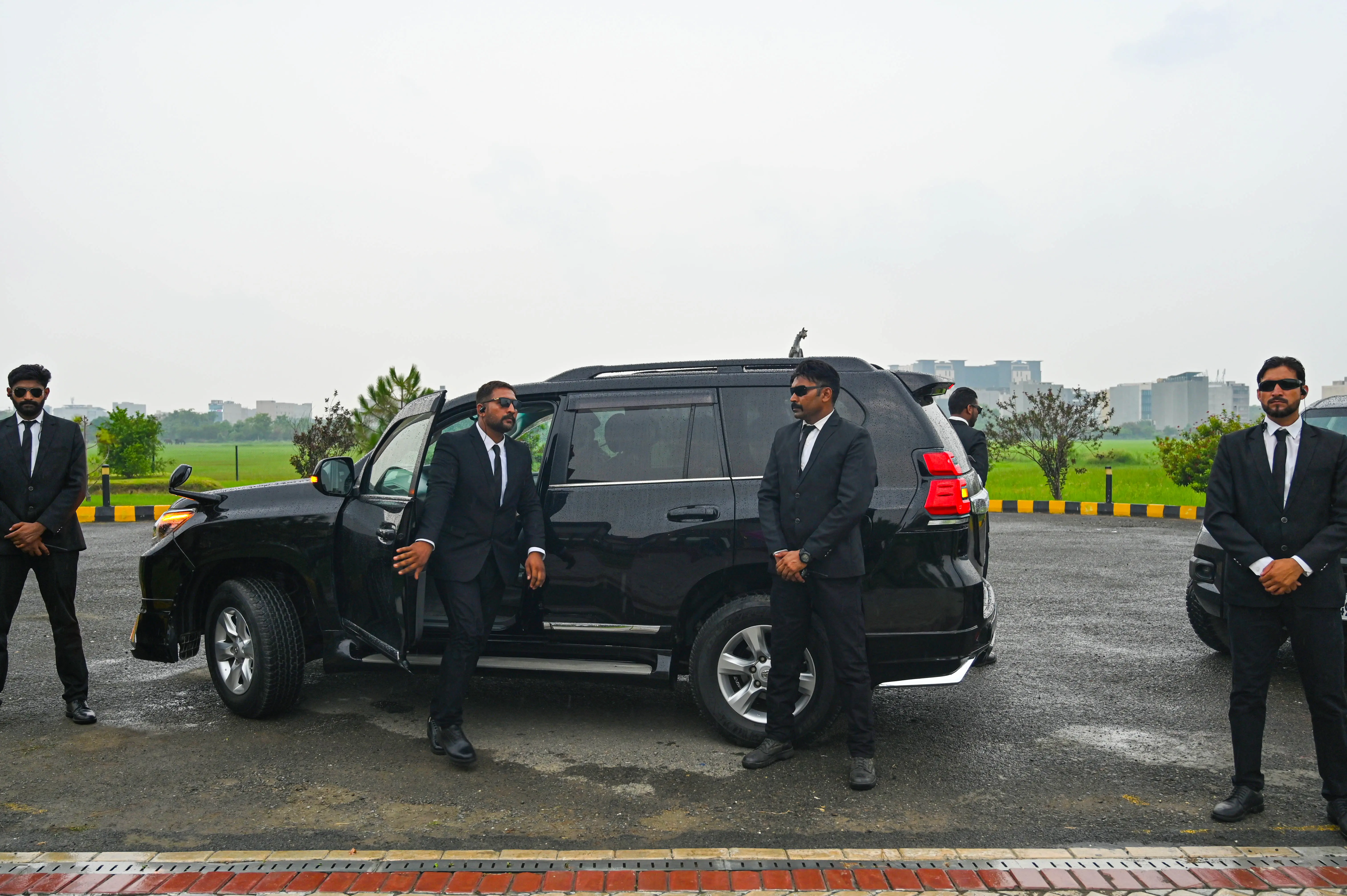 Ground support coordinating executive travel movement